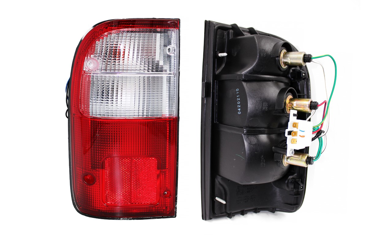 TOYOTA HILUX 98-04 TN130 LEFT HAND TAIL LAMP